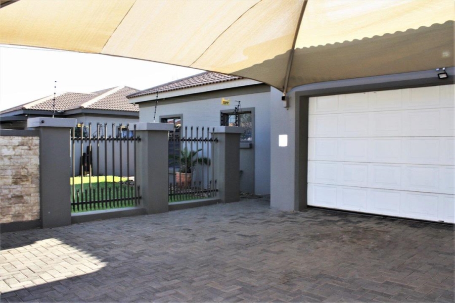 3 Bedroom Property for Sale in Hadison Park Northern Cape